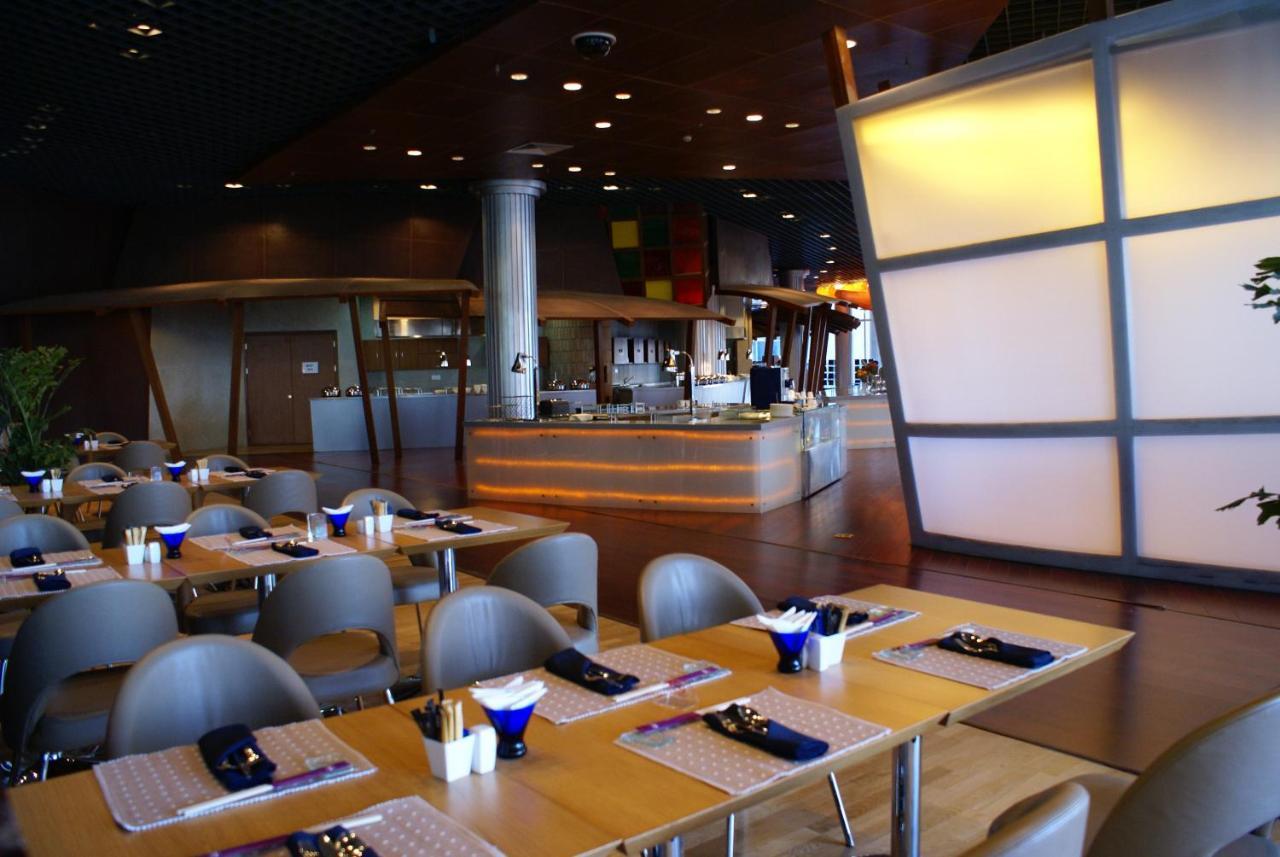 Holiday Inn Binhai Tianjin Exterior photo
