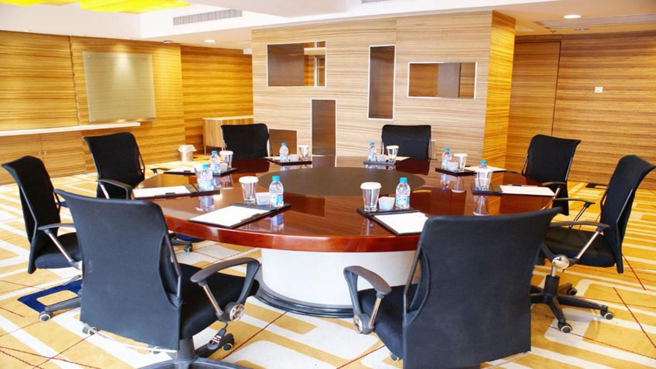 Holiday Inn Binhai Tianjin Exterior photo
