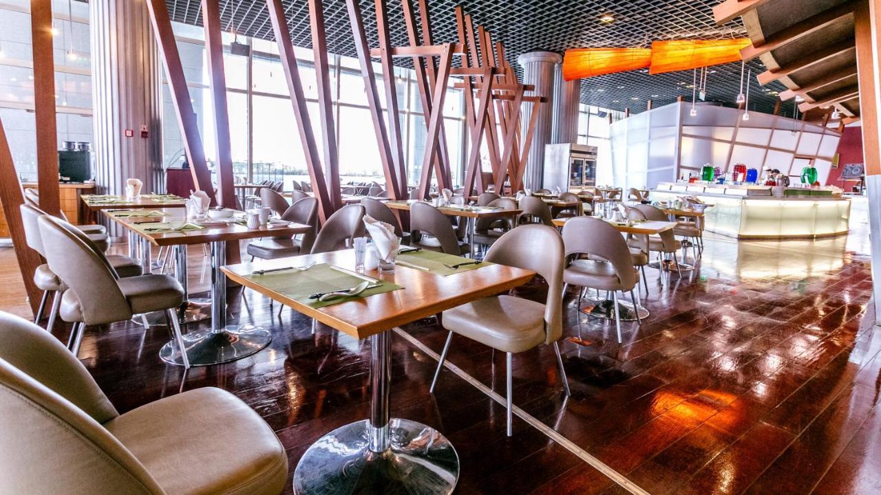 Holiday Inn Binhai Tianjin Exterior photo